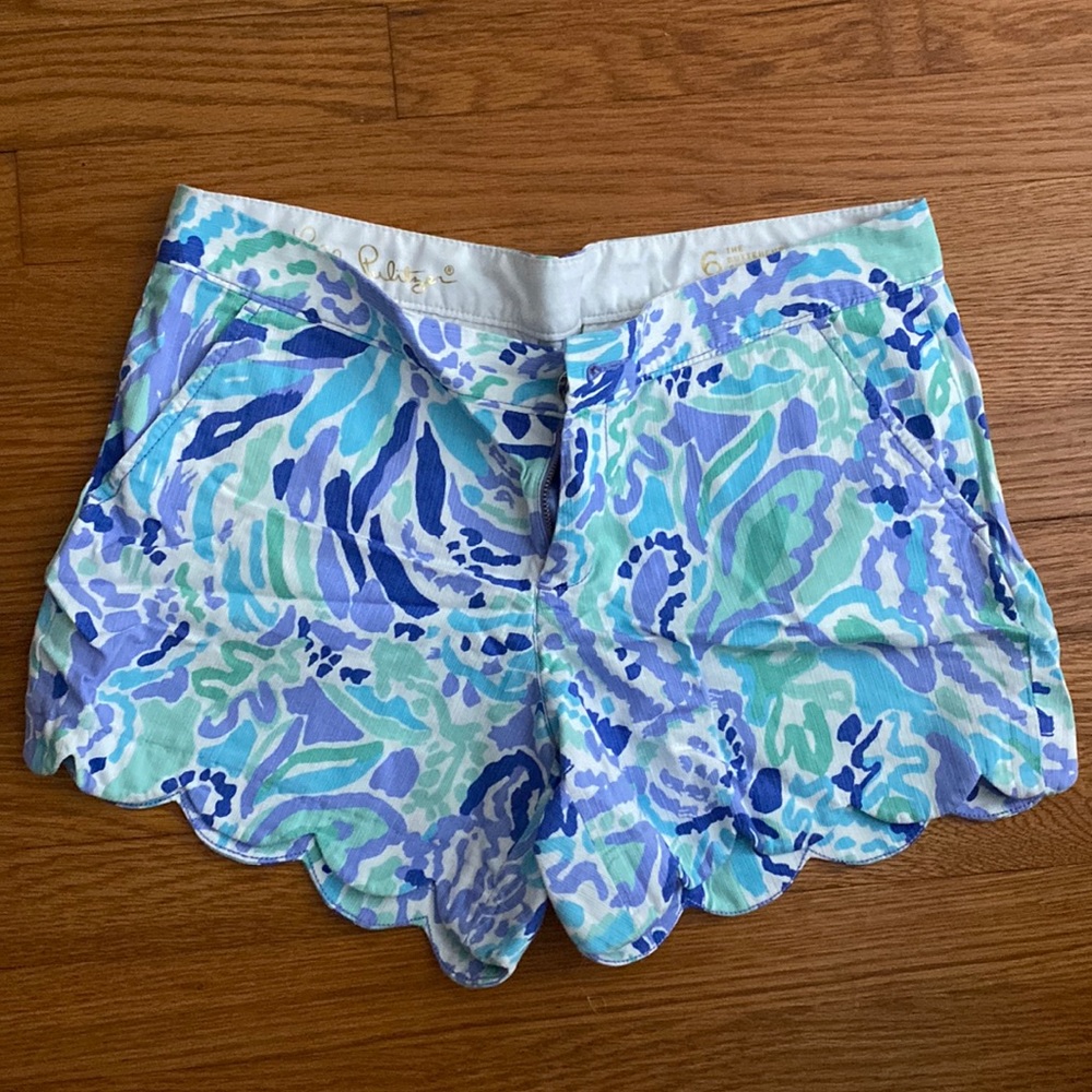 Lilly Pulitzer Buttercup scalloped Shorts size 6